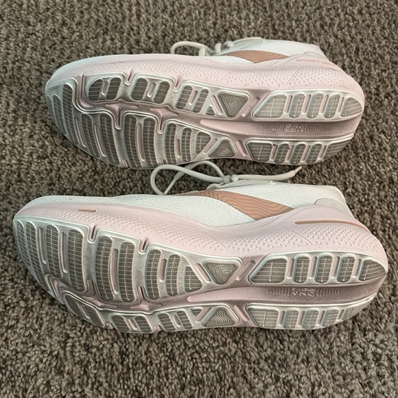 Brooks Ghost Max Running Shoes WMNS 9.5B - Picture 4 of 10